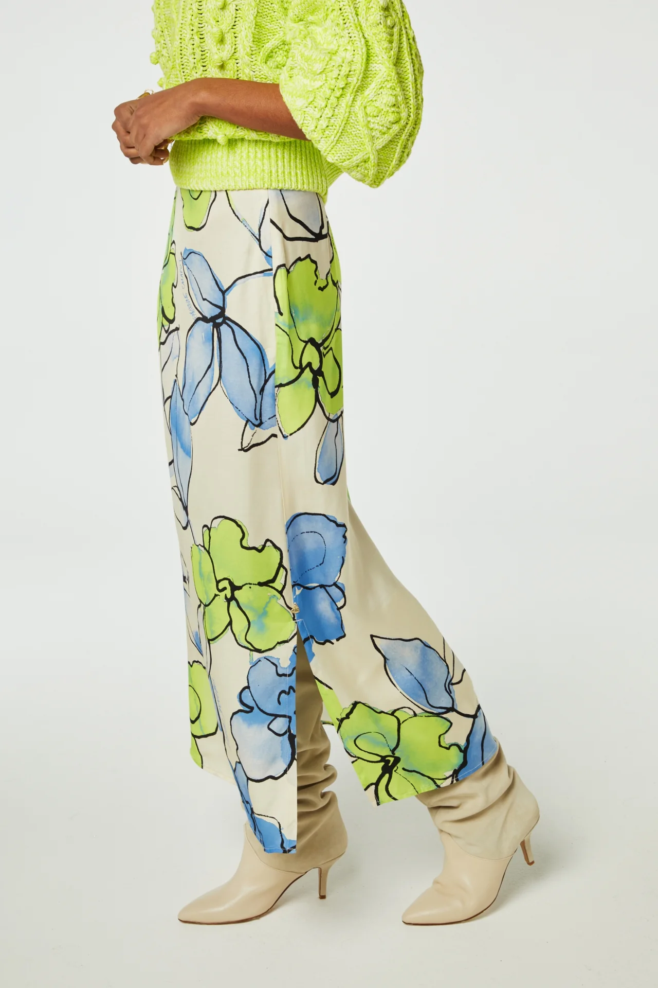 CLT-208-SKI-SS24_0007_Laurie_Skirt_03_model
