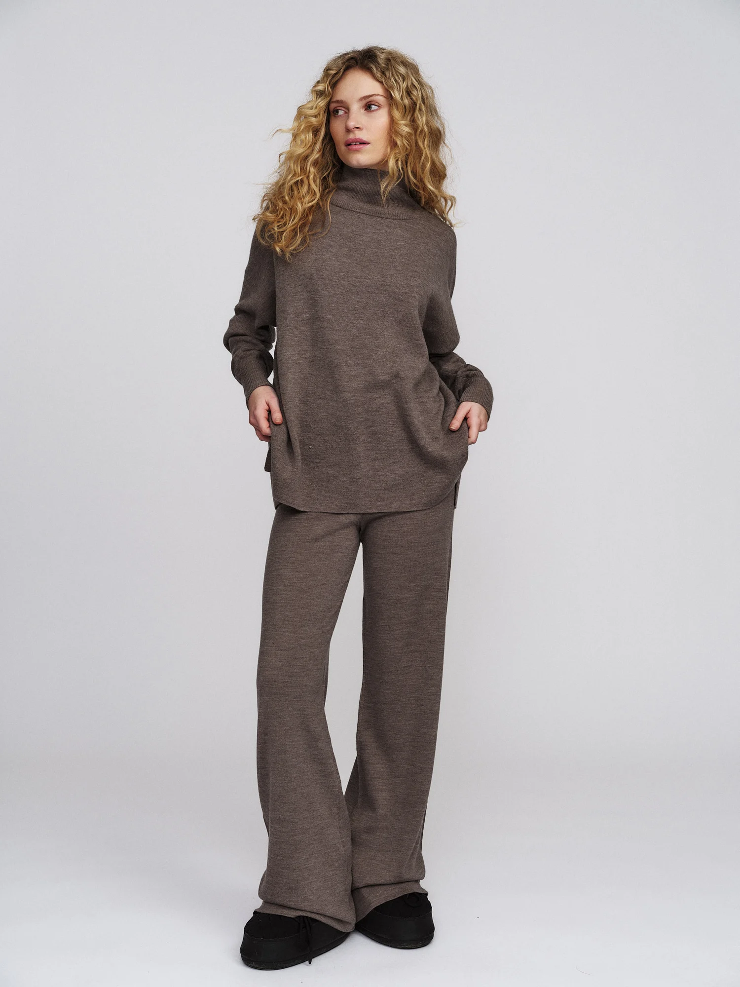 2766_30b40c7d4a-nina-merino-pants_light-brown-fernanda-merino-sweater_light-brown-zoom